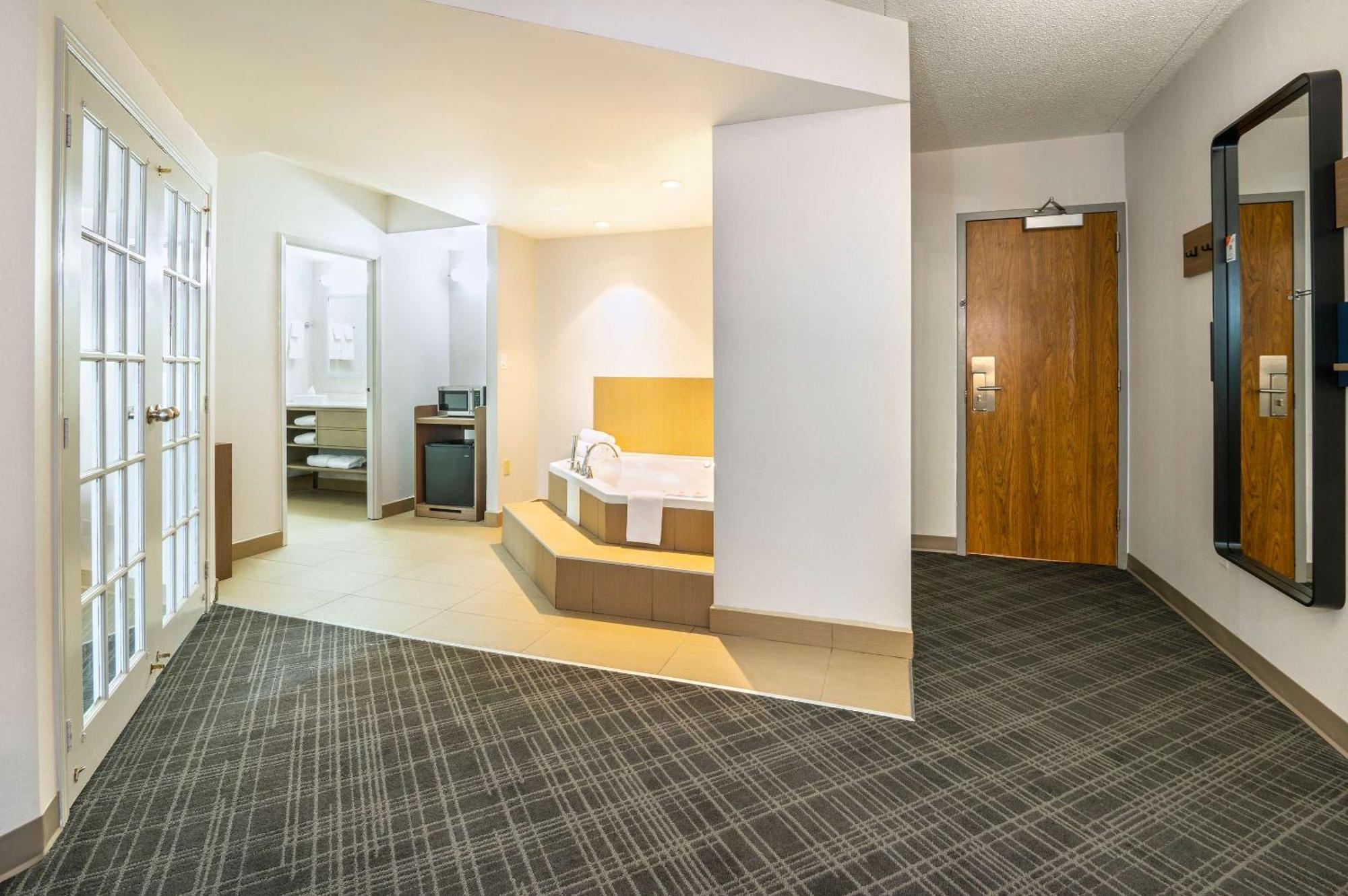 Comfort Inn & Suites Barrie Eksteriør billede